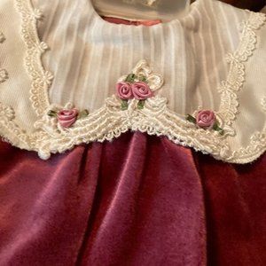 ROSES AND LACE BEAUTIFUL DRESS AND BLOOMERS NEW